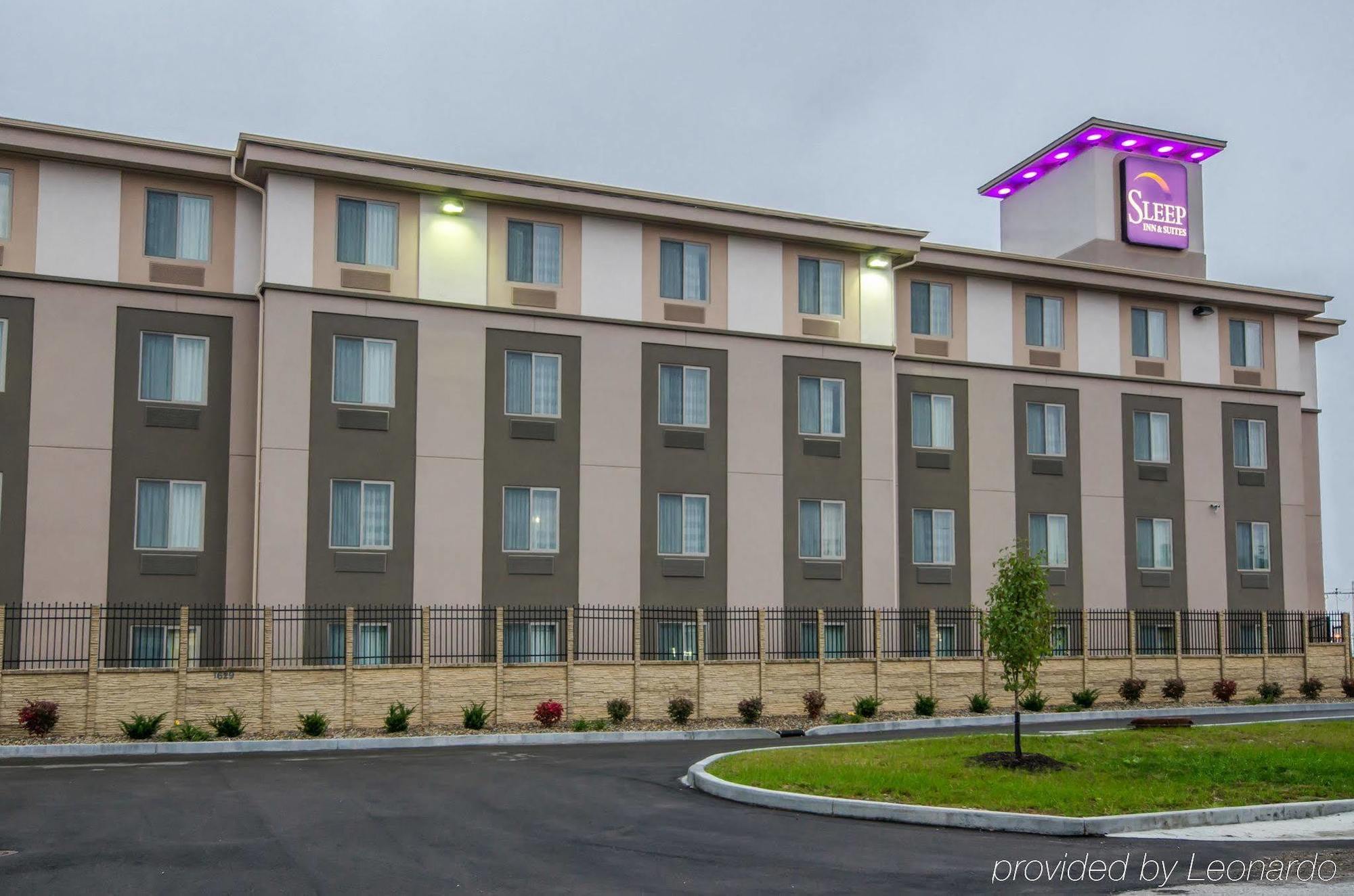 Sleep Inn & Suites And Conference Center Downtown Ινδιανάπολη Εξωτερικό φωτογραφία